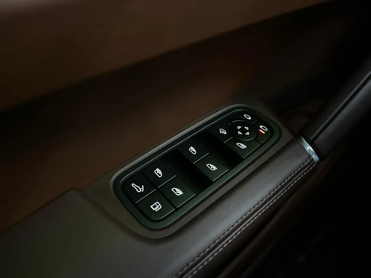 Porsche Cayenne E-hybrid - Imagem 20