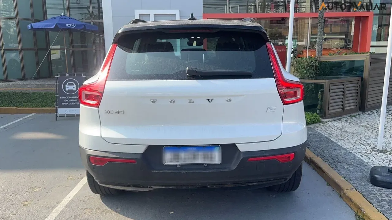 Volvo XC40 Recharge - Imagem 4