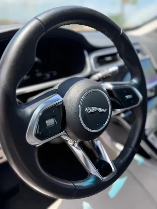 Jaguar I-pace - Imagem 16