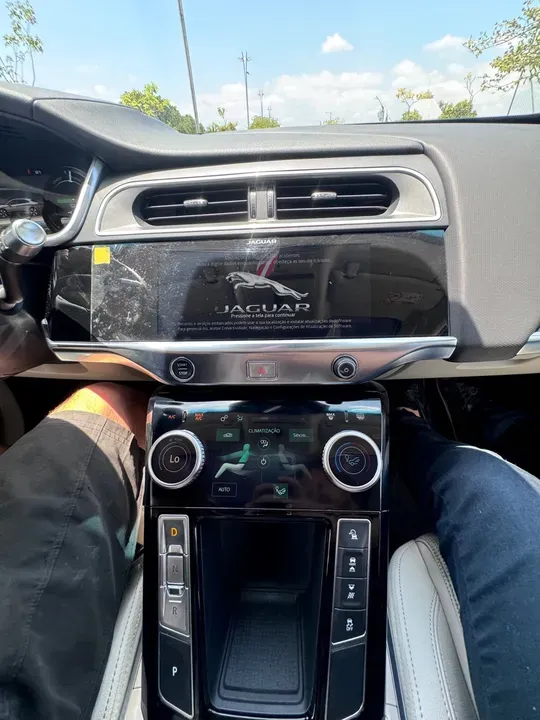 Jaguar I-pace - Imagem 17