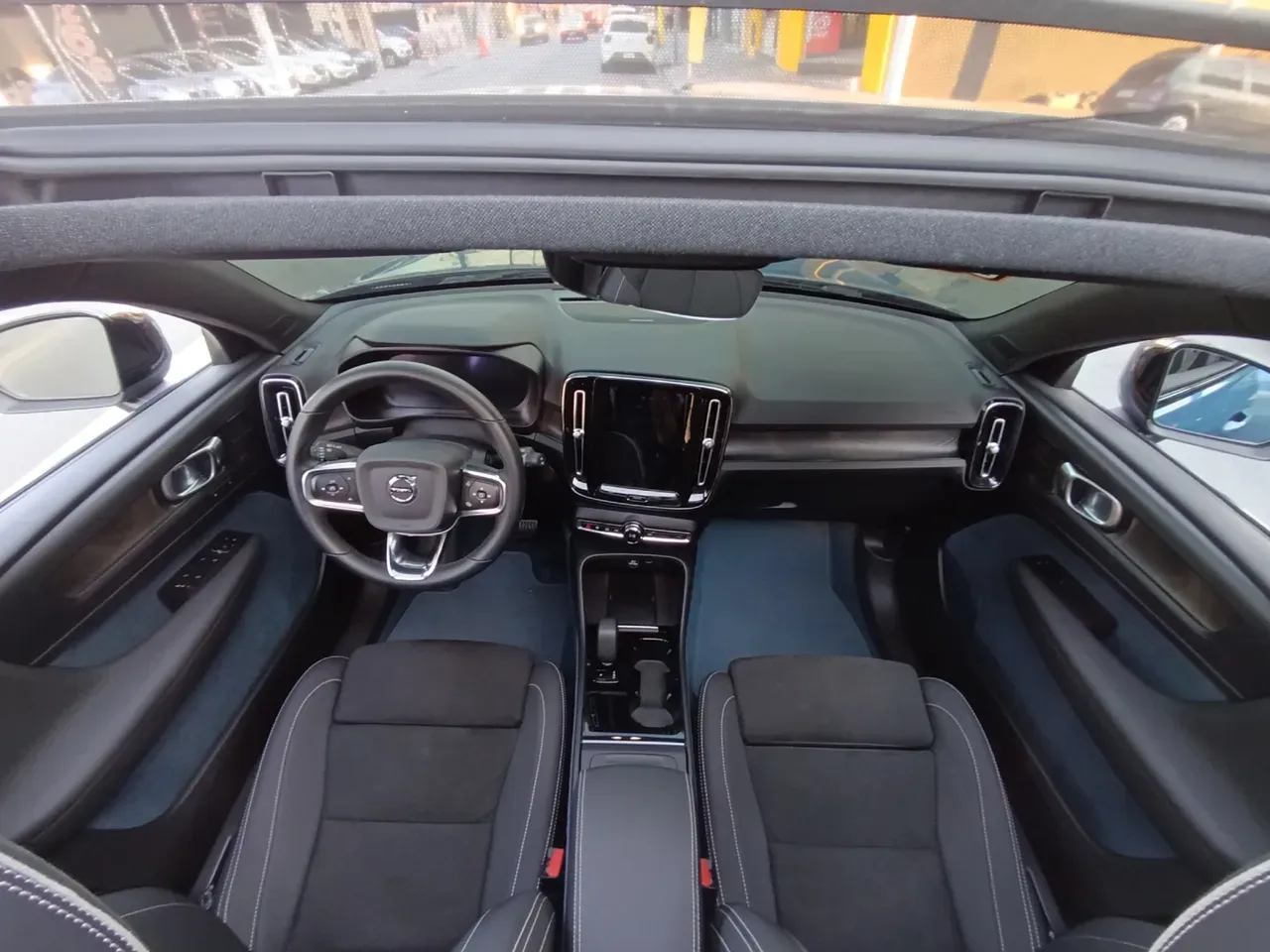 Volvo XC40 Recharge - Imagem 10