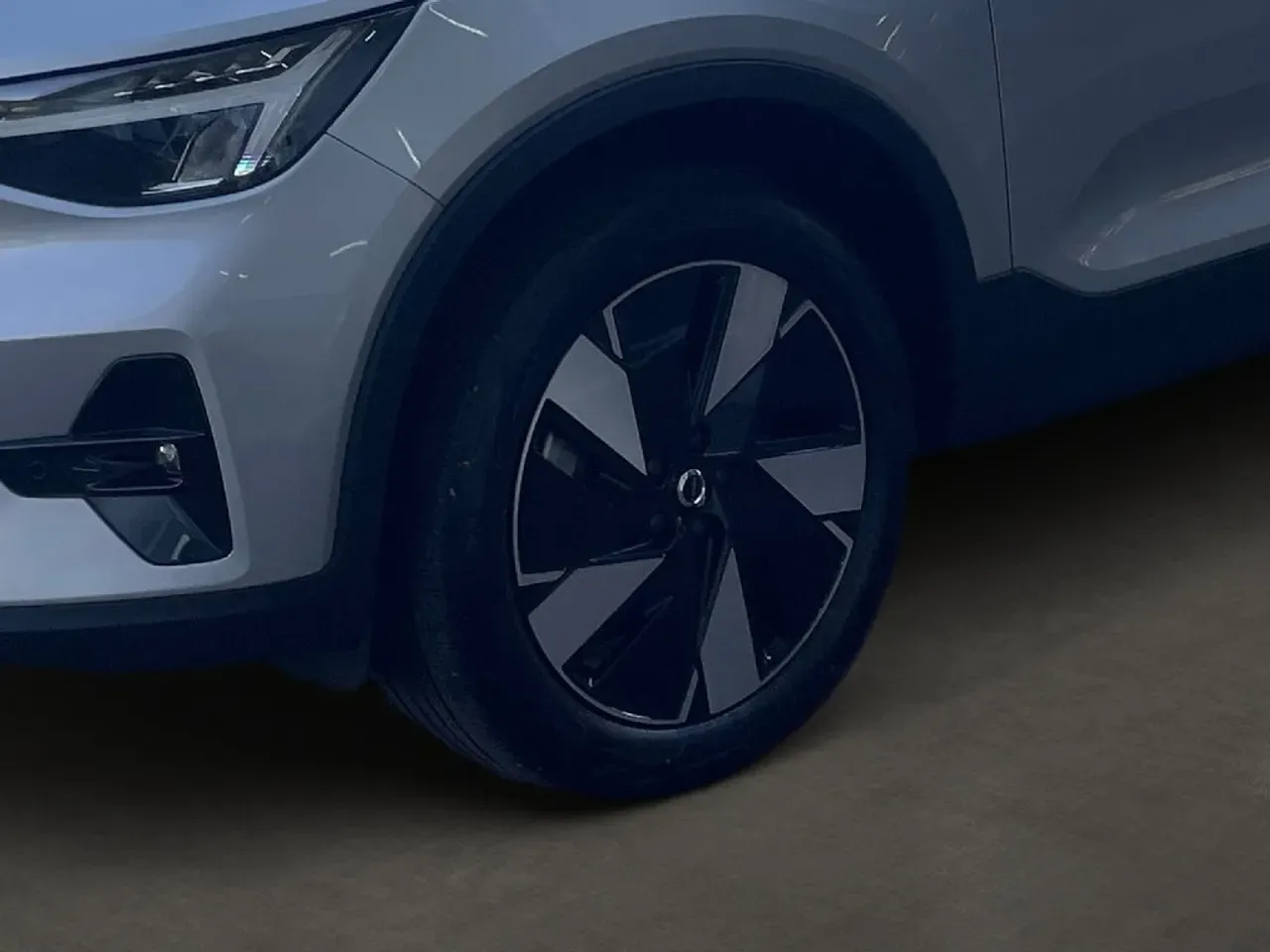 Volvo XC40 Recharge - Imagem 6