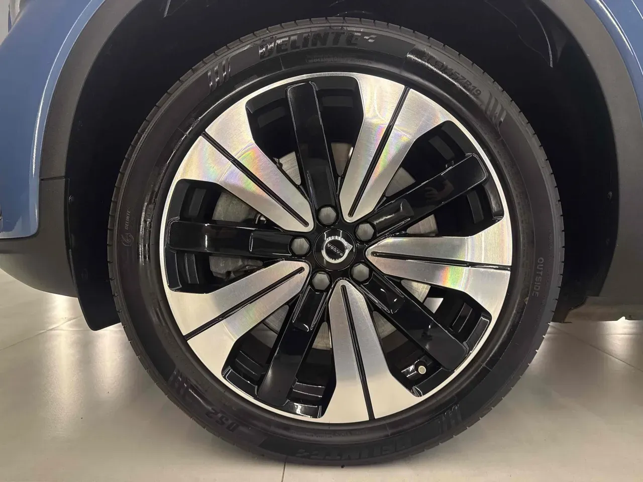 Volvo XC40 Recharge - Imagem 5