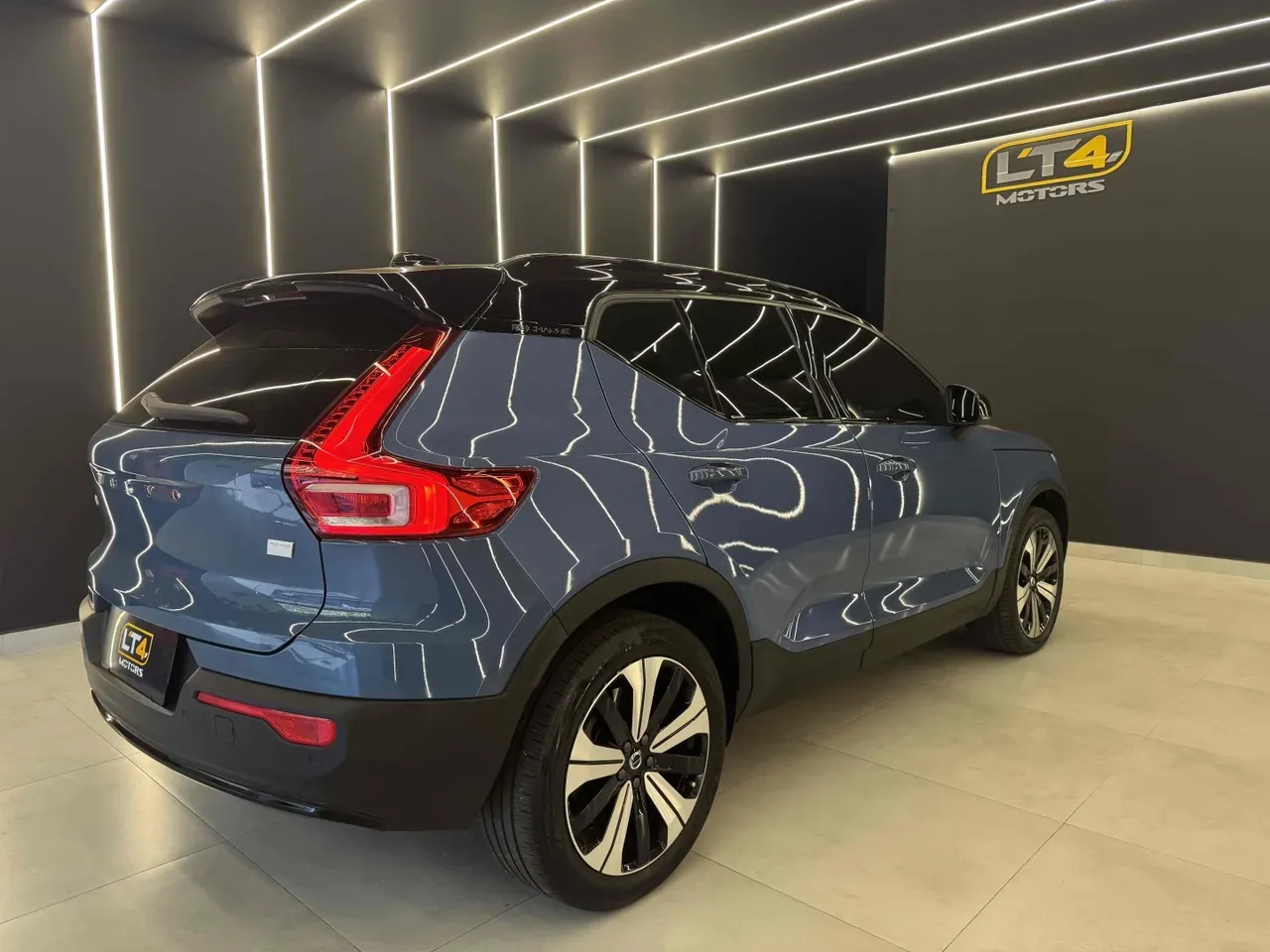 Volvo XC40 Recharge - Imagem 6
