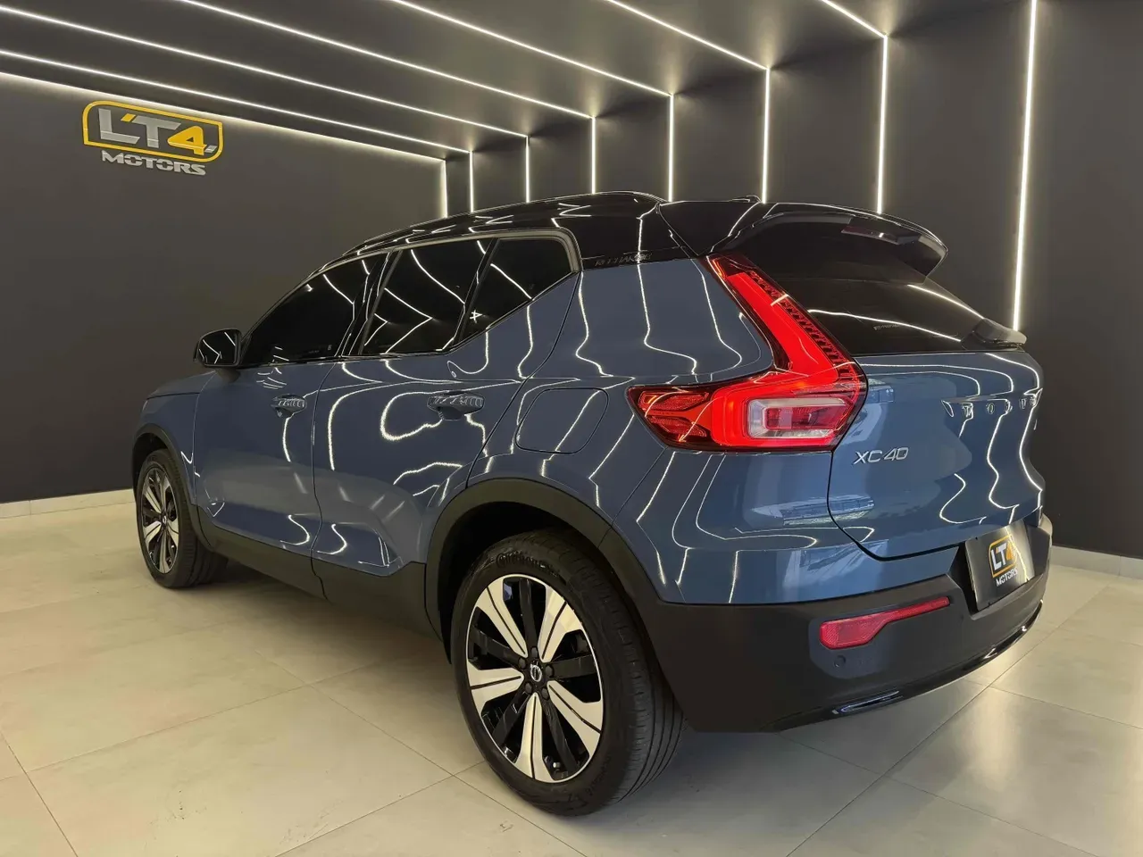 Volvo XC40 Recharge - Imagem 8