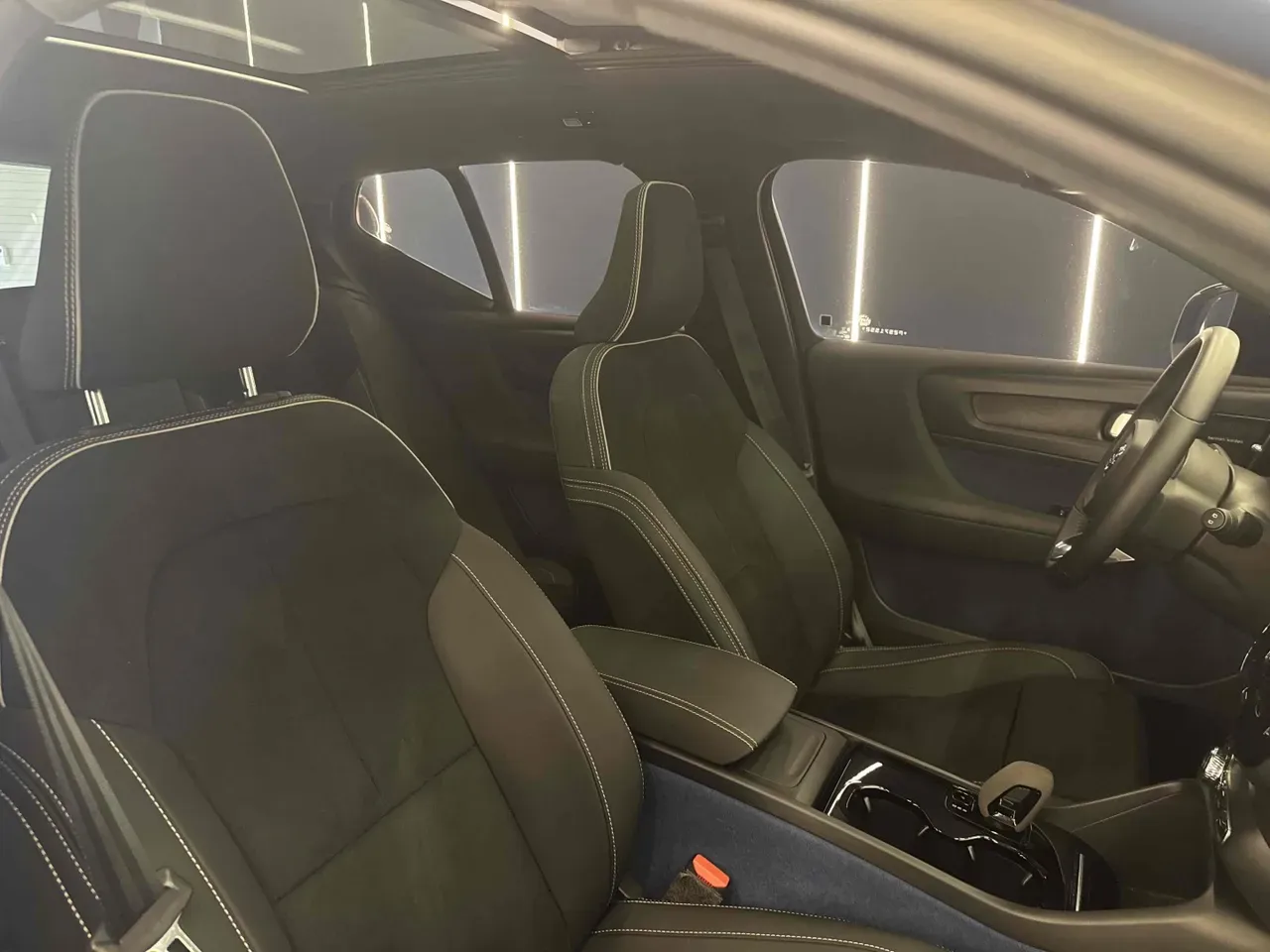 Volvo XC40 Recharge - Imagem 11