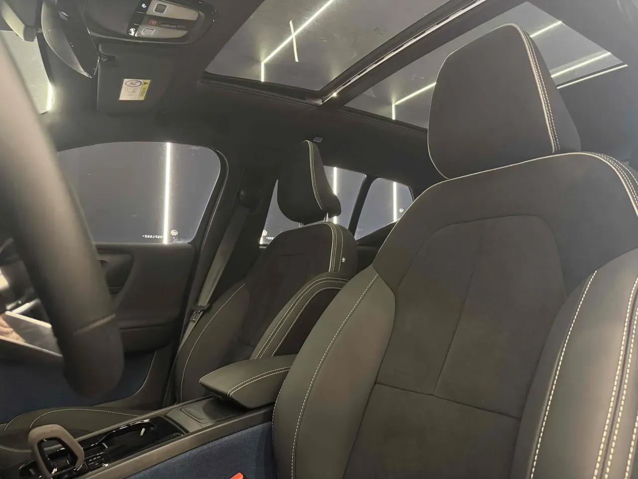 Volvo XC40 Recharge - Imagem 13