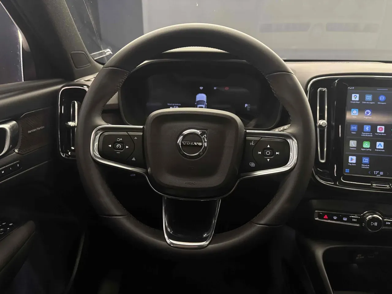 Volvo XC40 Recharge - Imagem 15