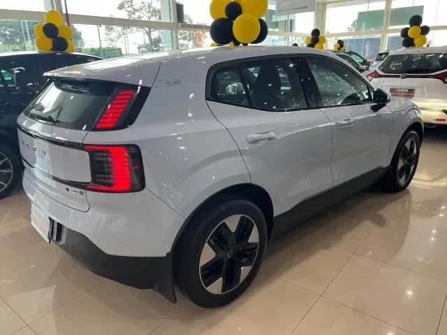 Volvo EX30 - Imagem 2