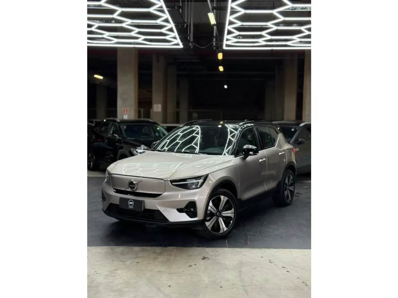 Volvo XC40 Recharge - Imagem 7