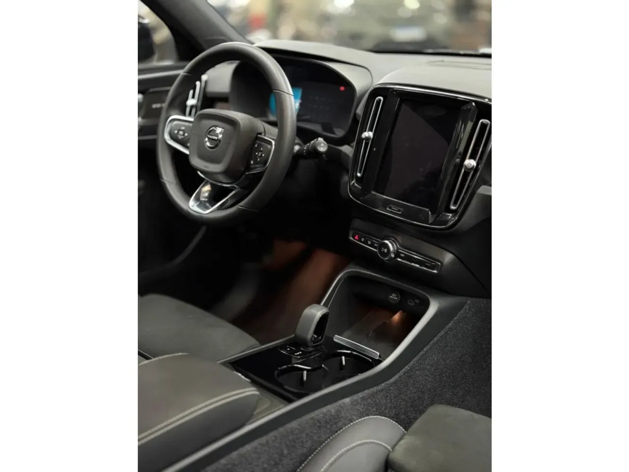 Volvo XC40 Recharge - Imagem 15