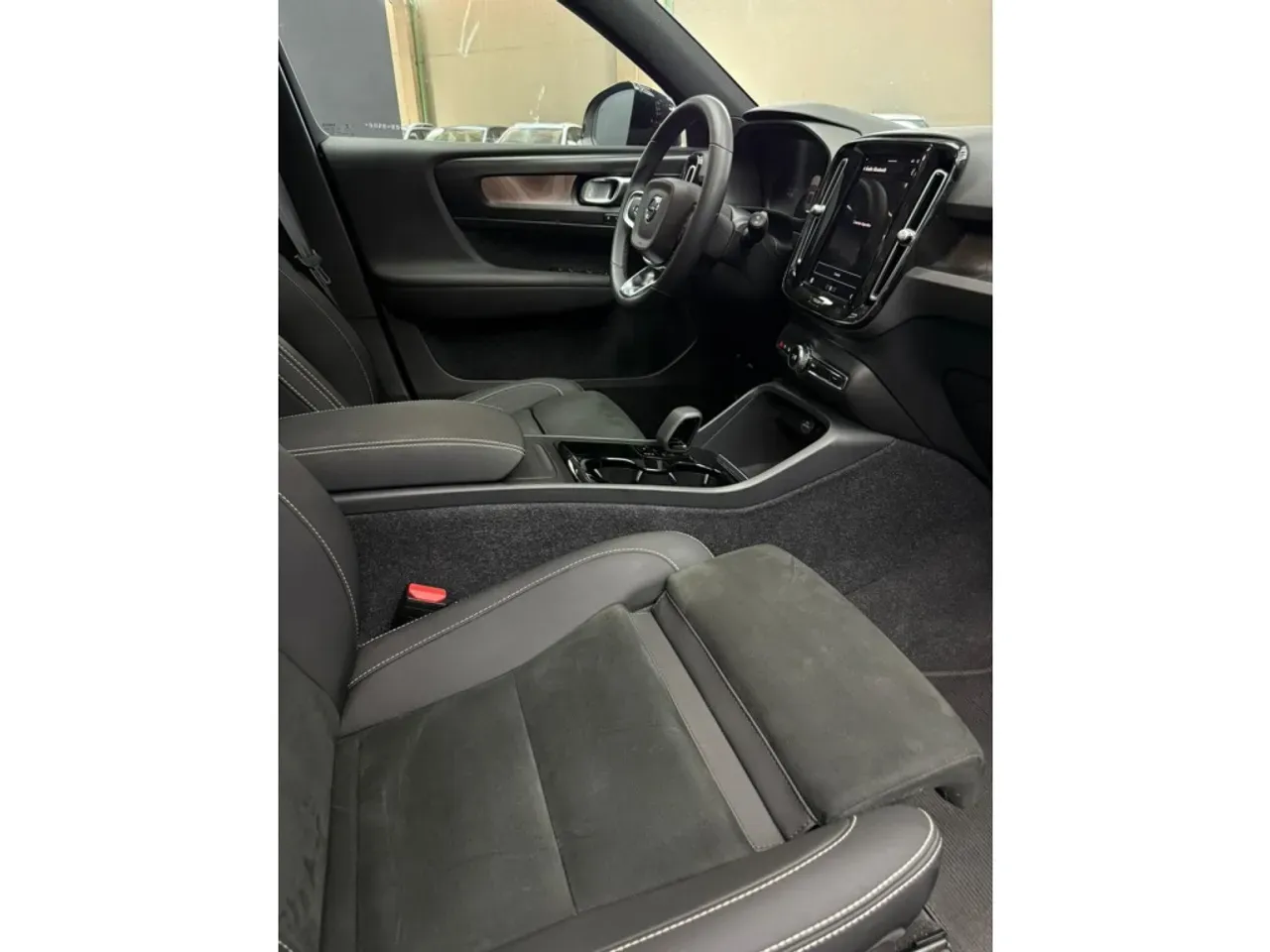 Volvo XC40 Recharge - Imagem 17