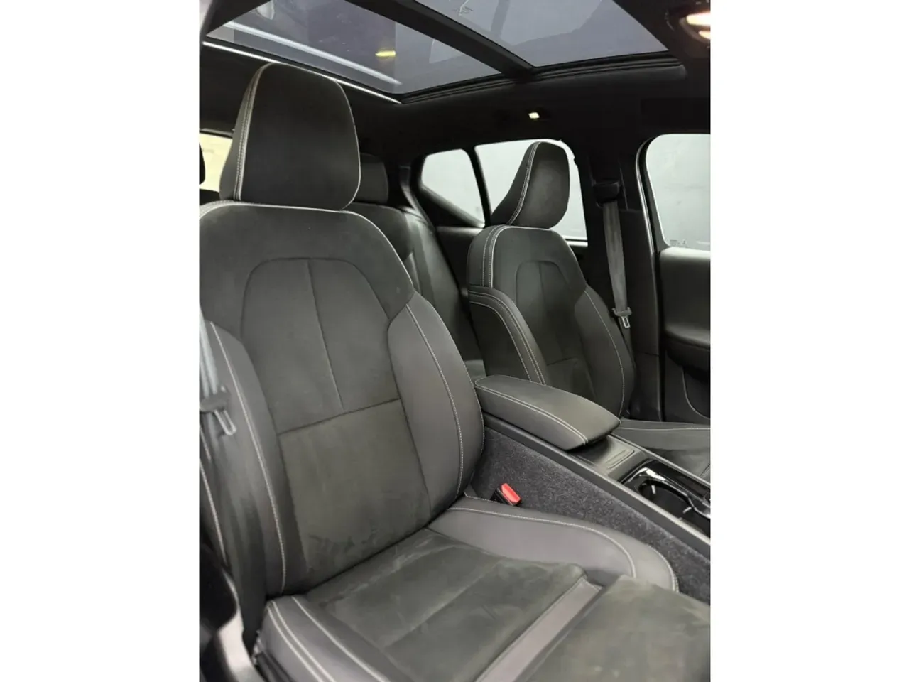 Volvo XC40 Recharge - Imagem 18