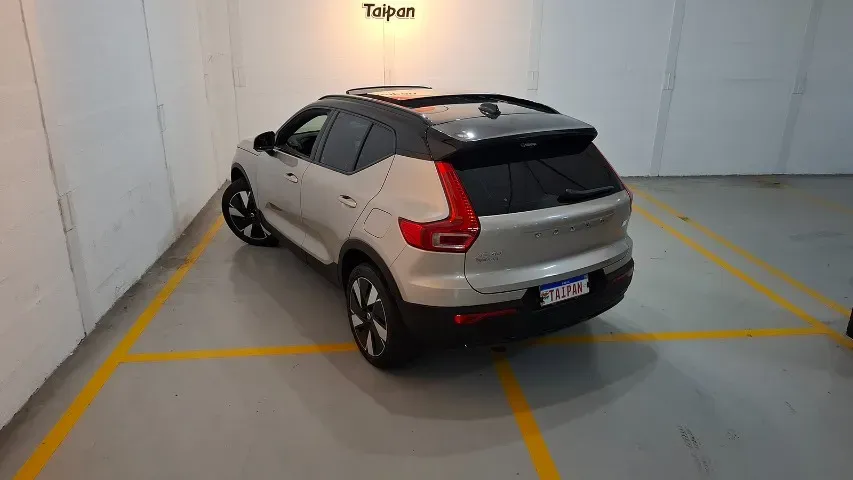 Volvo XC40 Recharge - Imagem 4