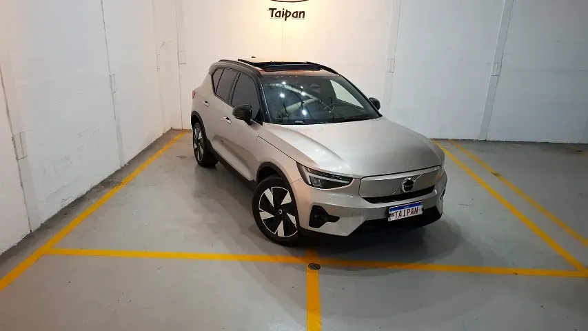 Volvo XC40 Recharge - Imagem 14