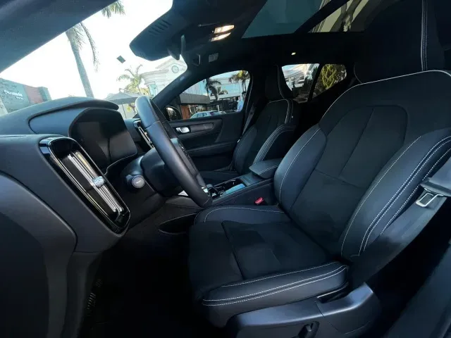 Volvo XC40 Recharge - Imagem 9