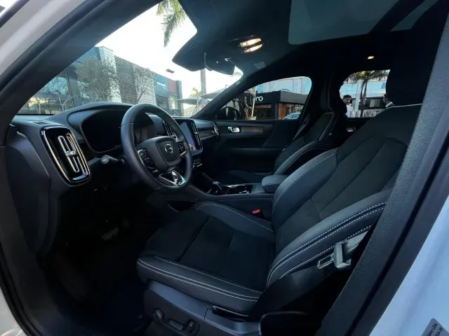Volvo XC40 Recharge - Imagem 10