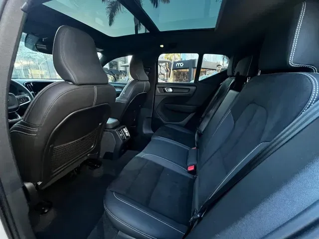 Volvo XC40 Recharge - Imagem 16