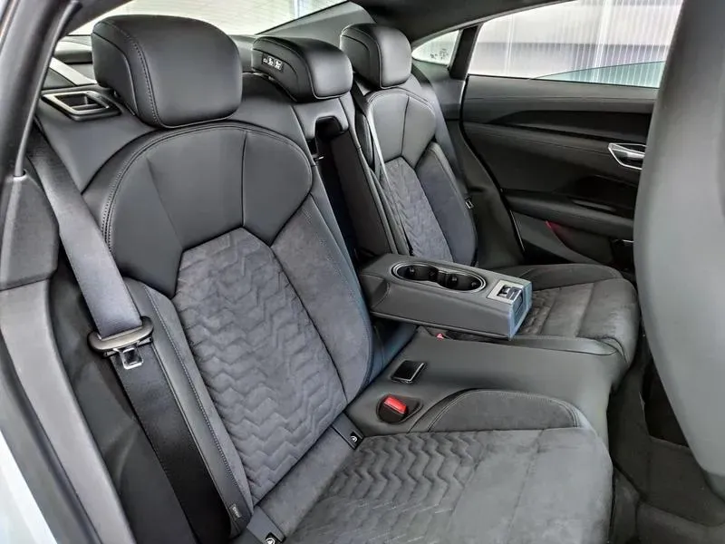 Audi E-tron  GT - Imagem 17