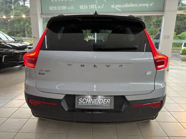 Volvo XC40 Recharge - Imagem 5