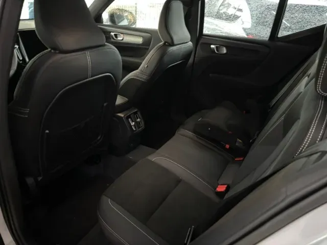 Volvo XC40 Recharge - Imagem 9