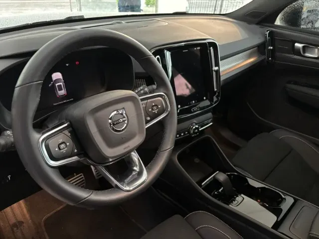 Volvo XC40 Recharge - Imagem 11