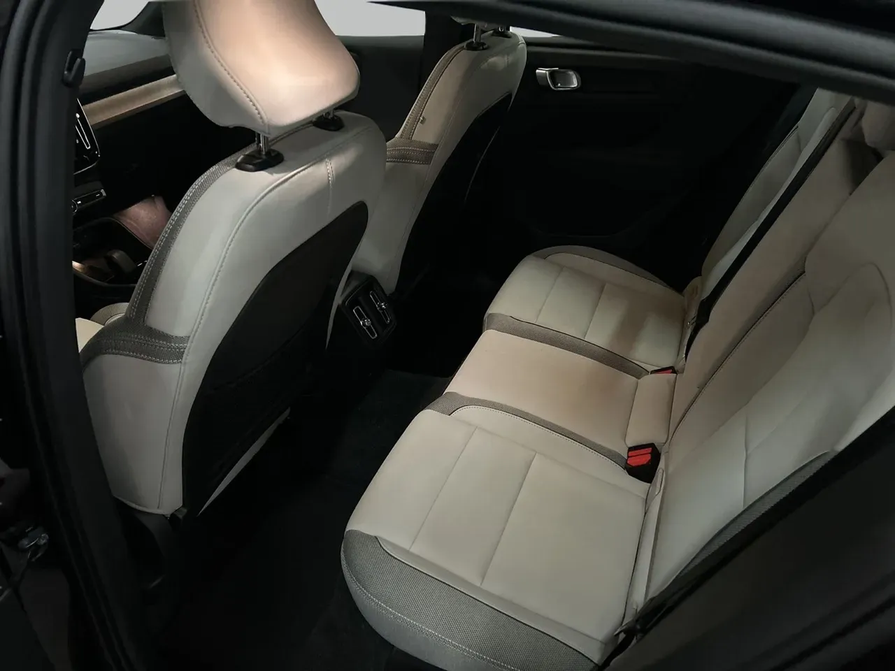 Volvo Ec40 - Imagem 12