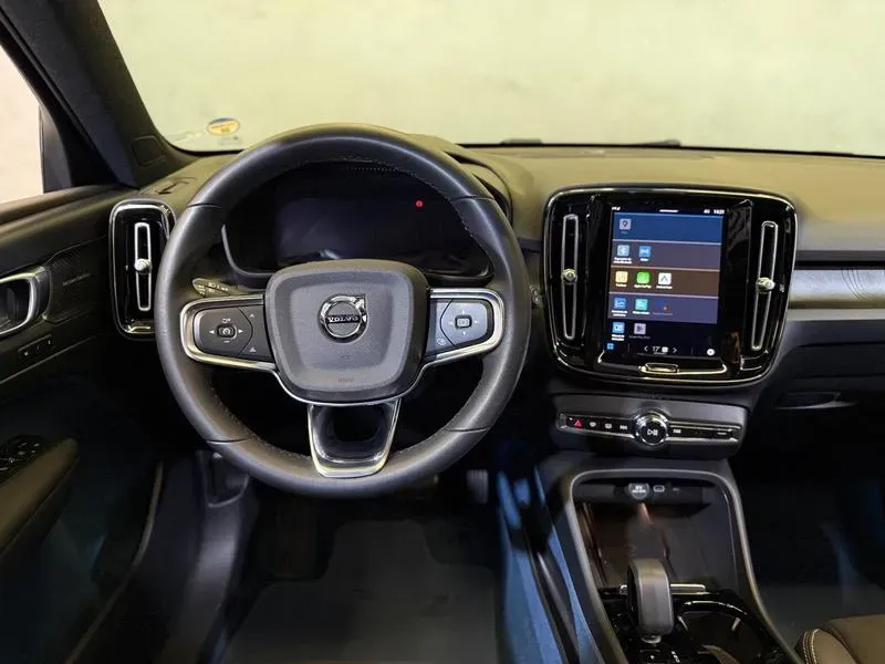 Volvo XC40 Recharge - Imagem 11