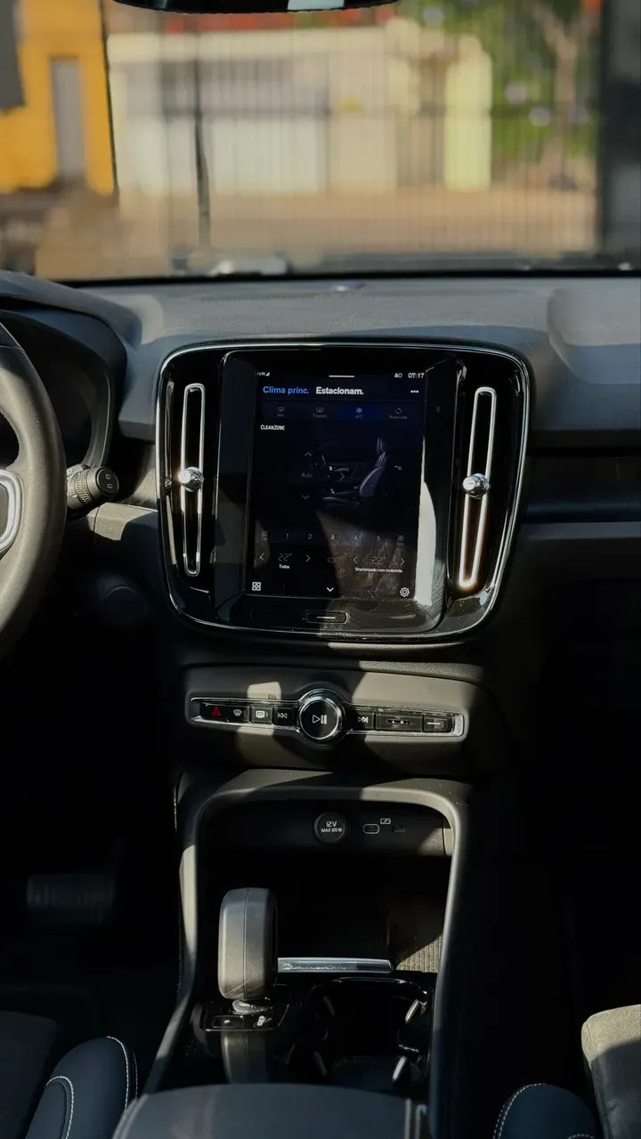 Volvo XC40 Recharge - Imagem 9