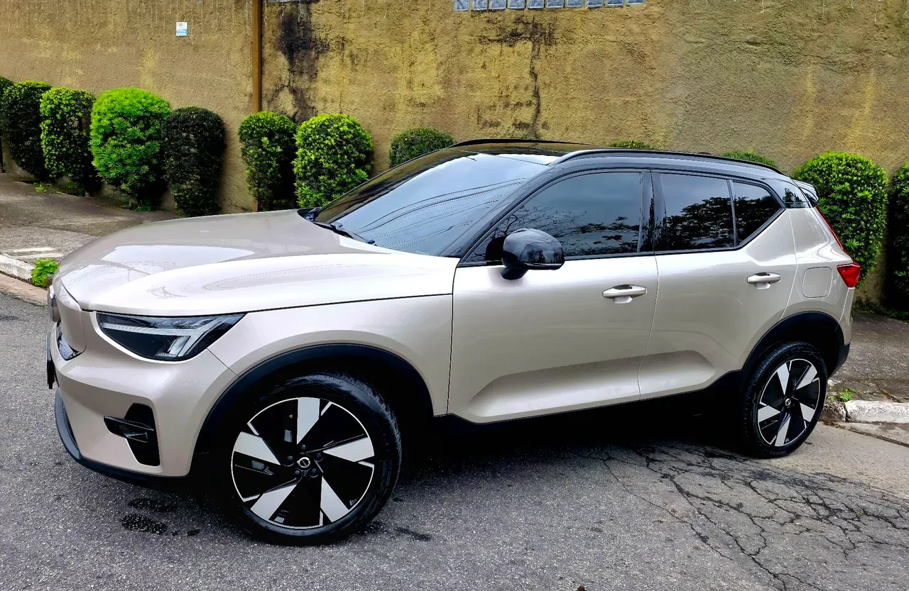 Volvo XC40 Recharge - Imagem 2