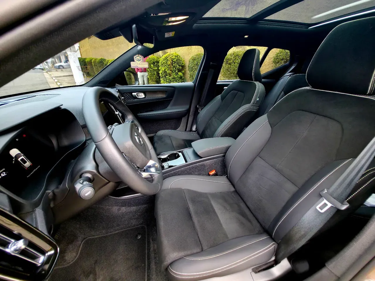 Volvo XC40 Recharge - Imagem 9