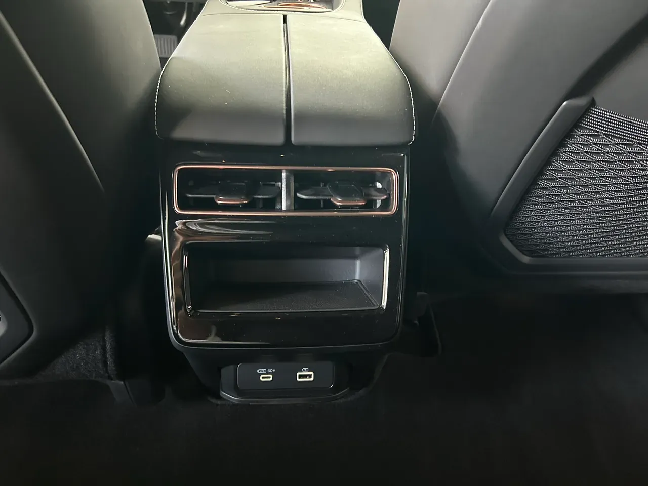 Zeekr 001 - Imagem 12