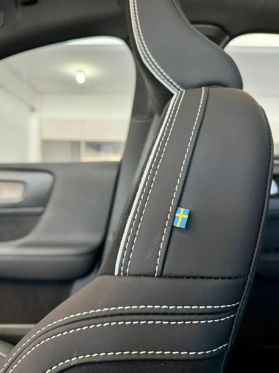 Volvo C40 Recharge - Imagem 12