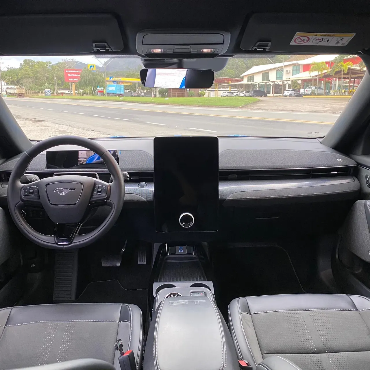 Ford Mustang Mach-e - Imagem 10