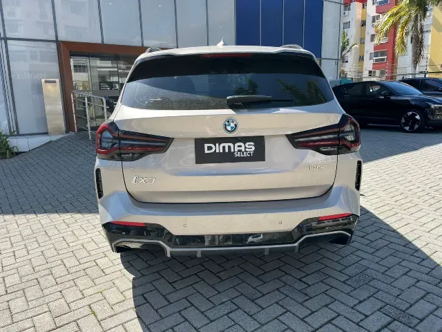 BMW IX3 - Imagem 5