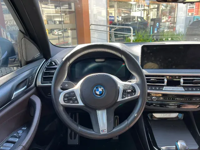BMW IX3 - Imagem 12