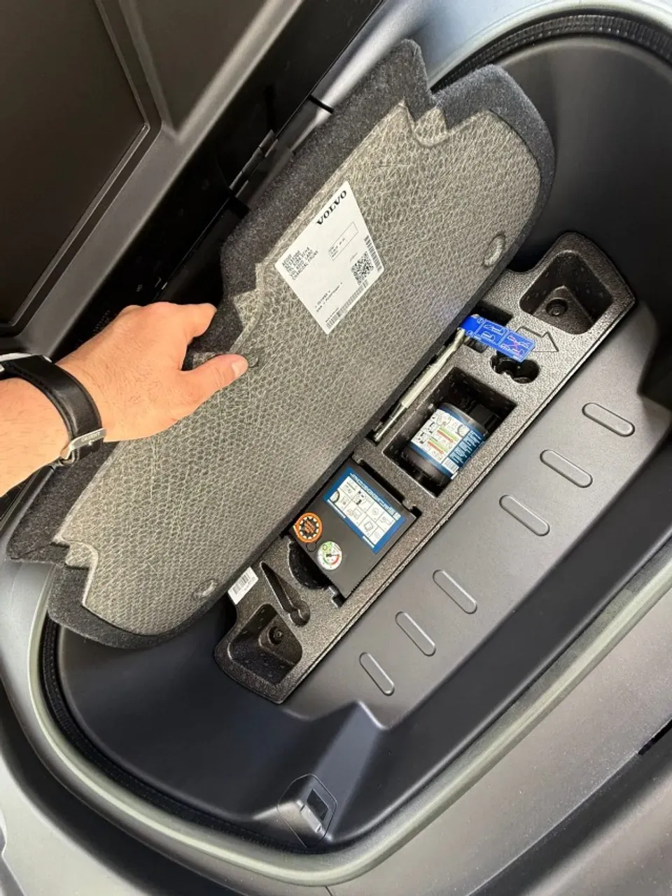 Volvo XC40 Recharge - Imagem 8