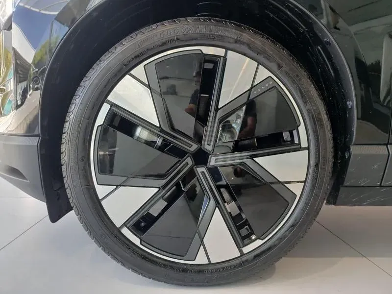 Volvo EX30 - Imagem 5