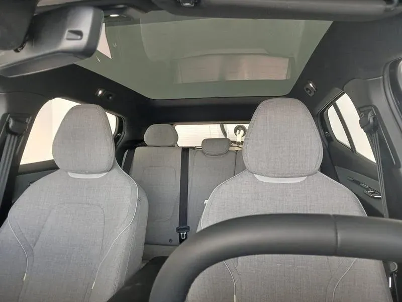 Volvo EX30 - Imagem 12