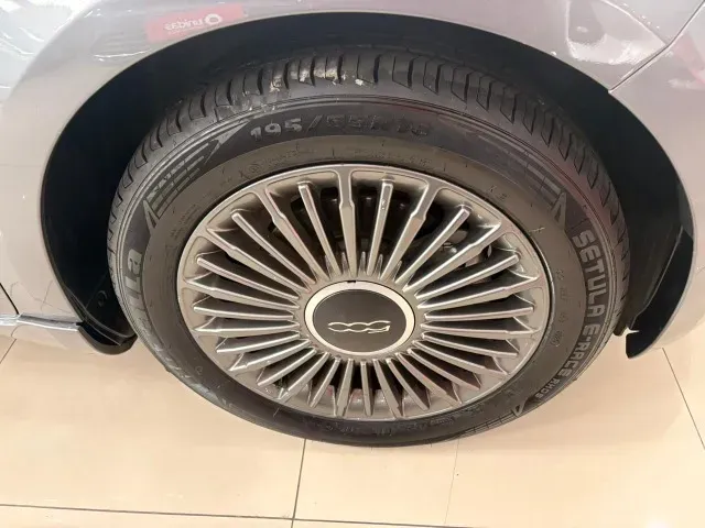 Fiat 500e - Imagem 18