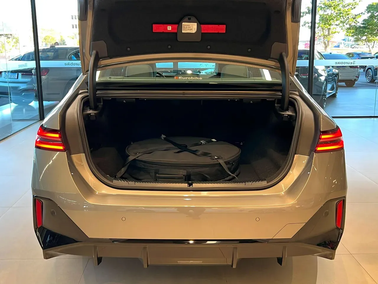 BMW I5 M60 - Imagem 5