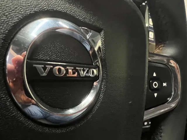 Volvo XC40 Recharge - Imagem 9
