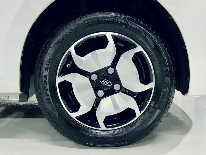 JAC E-JS1 - Imagem 16