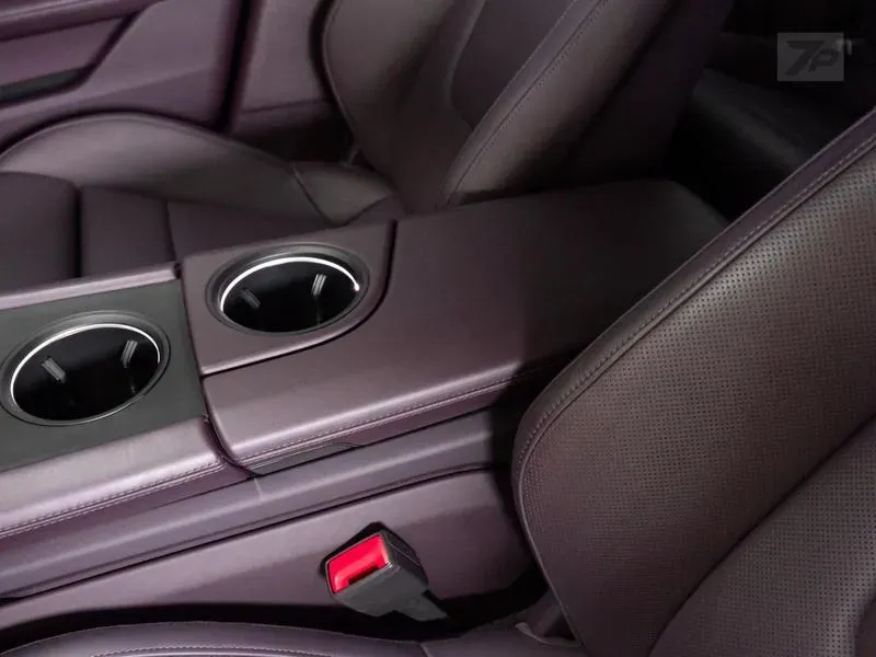 Porsche Taycan - Imagem 13