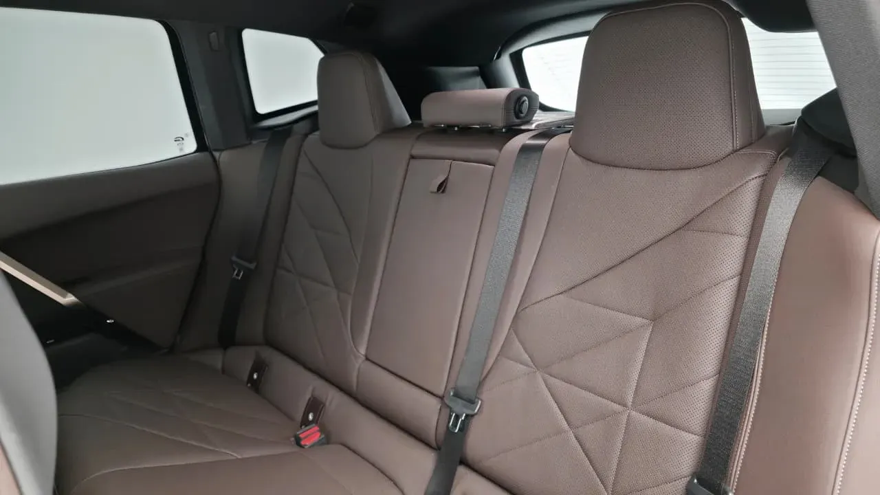 BMW Ix - Imagem 17