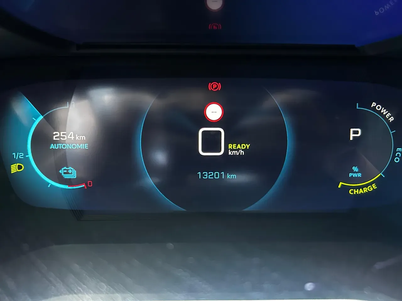 Peugeot E-208 - Imagem 7