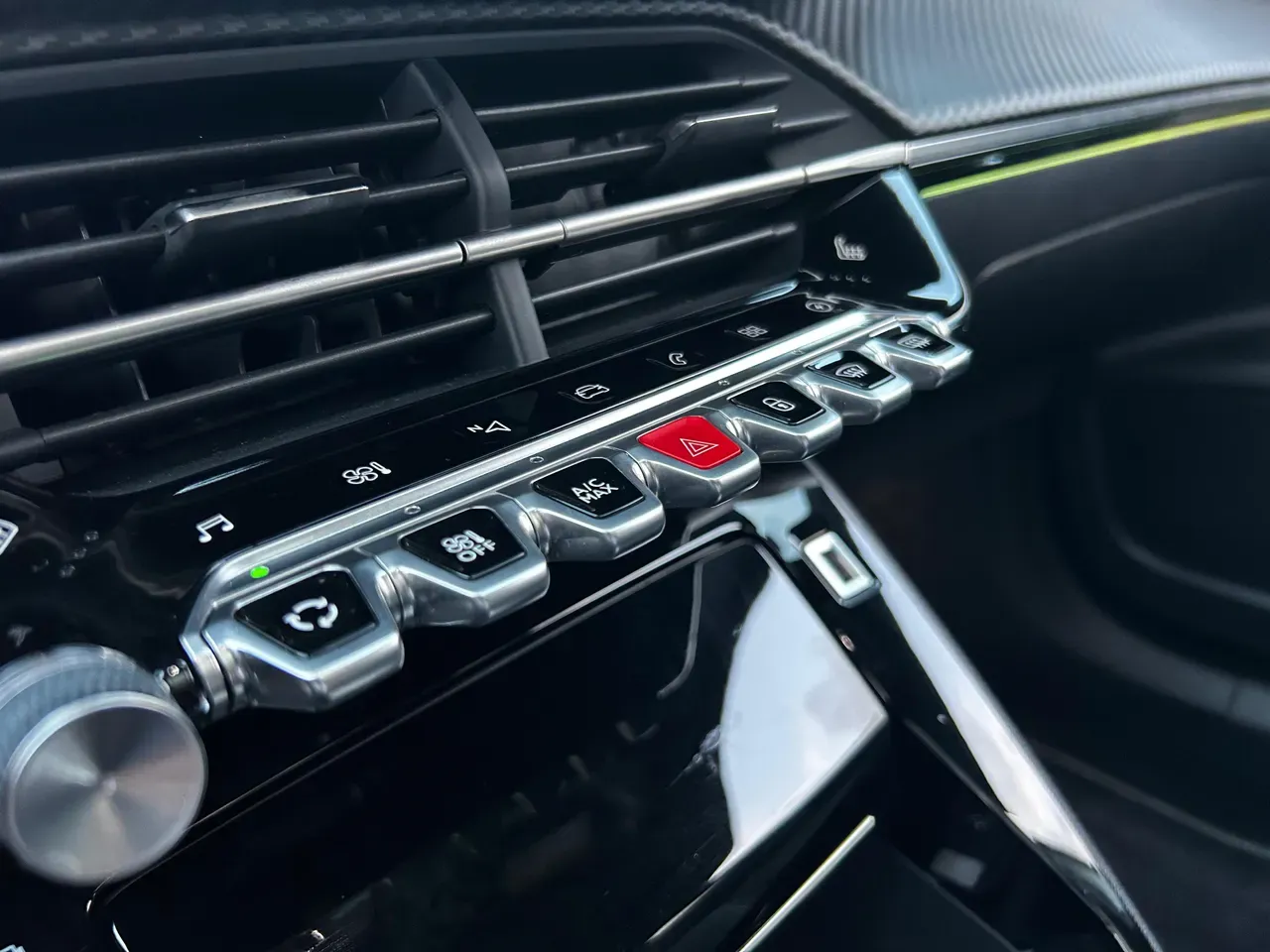 Peugeot E-208 - Imagem 9