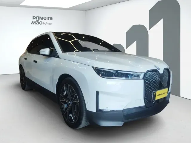 BMW Ix - Imagem 2