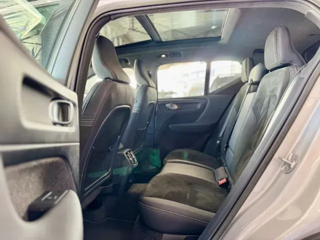 Volvo XC40 Recharge - Imagem 20