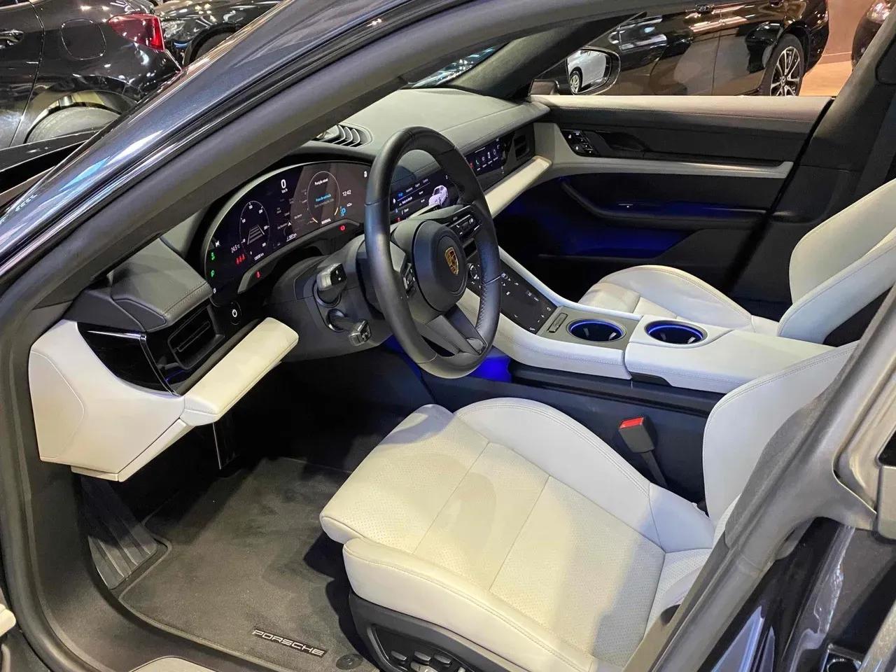 Porsche Taycan - Imagem 8